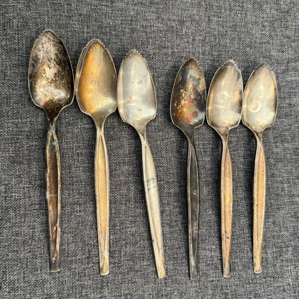 Vintage WM Rogers Mfg CO Silver Plate Grapefruit Fruit Serrated Spoons Set of 6